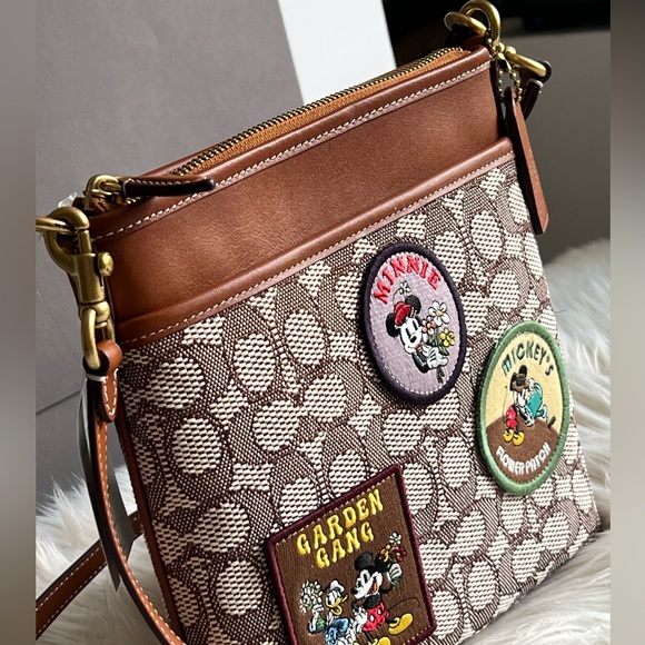 CH491 - Disney X Coach Kitt Messenger Crossbody in Signature Textile Jacquard - Picture 3 of 12